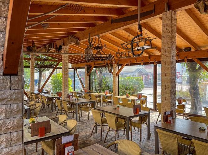 Brauerei Walter Hotel วัลด์ชุท-ทีนเงน ภายนอก รูปภาพ